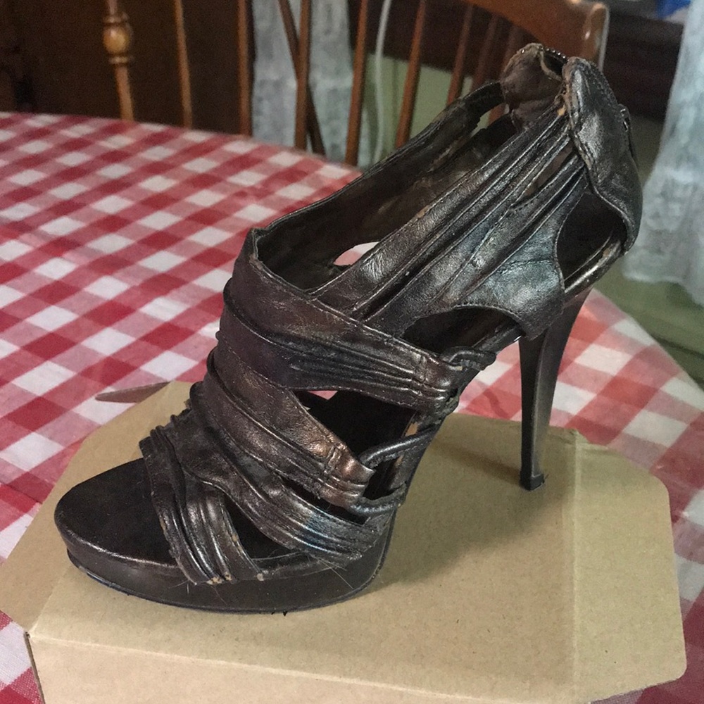 Carlos Santana 6M heels.